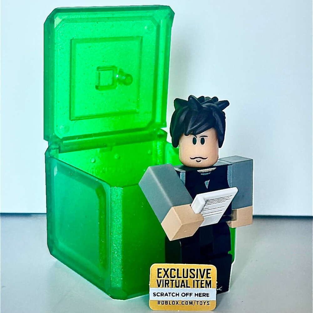 ROBLOX Series 4 Dare to Cook: Maitre D Figure WITH CODE